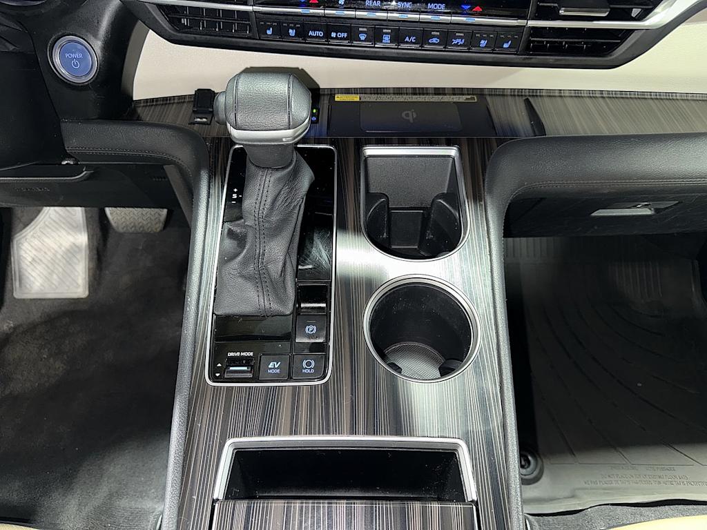 Thumbnail: 2023 Toyota Sienna - 13