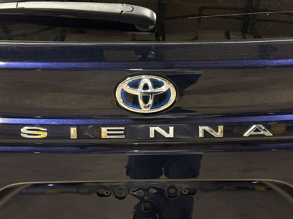 Thumbnail: 2023 Toyota Sienna - 30