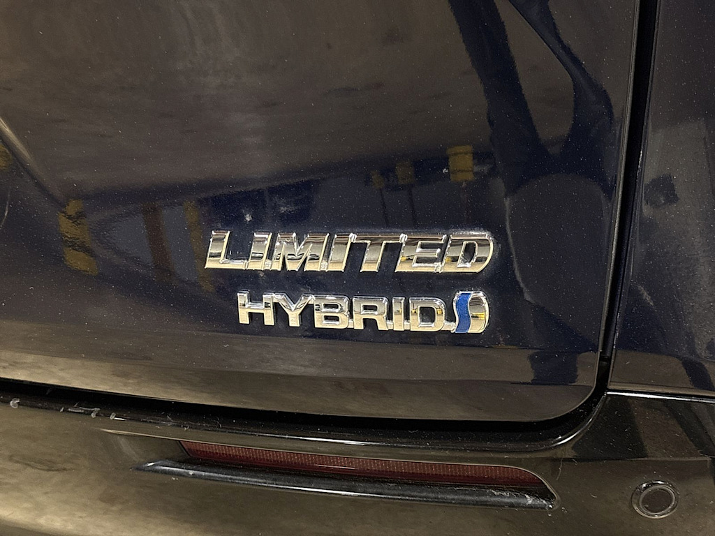 Thumbnail: 2023 Toyota Sienna - 31