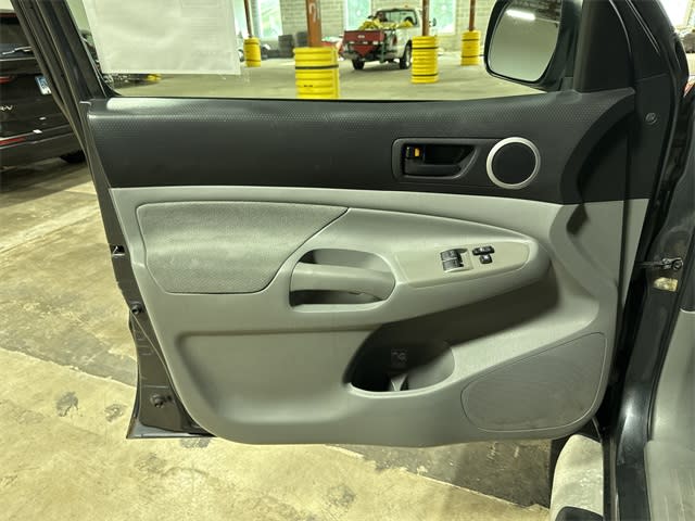 2009 Toyota Tacoma SR5 25