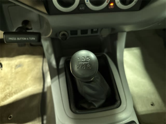 2009 Toyota Tacoma SR5 13