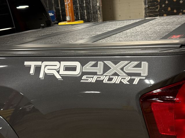 Thumbnail: 2018 Toyota Tacoma - 6