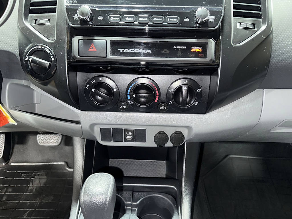 Thumbnail: 2015 Toyota Tacoma - 25