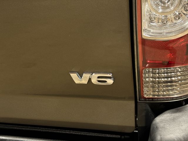 Thumbnail: 2015 Toyota Tacoma - 27