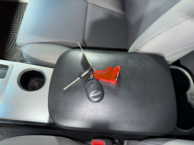 Thumbnail: 2015 Toyota Tacoma - 15