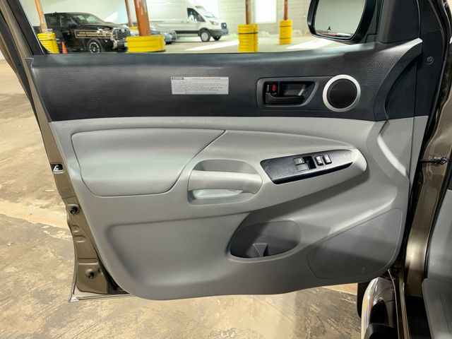 Thumbnail: 2015 Toyota Tacoma - 29