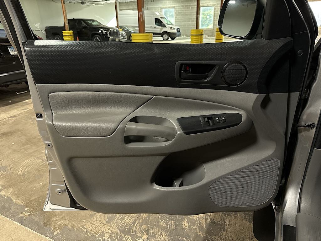 Thumbnail: 2015 Toyota Tacoma - 29