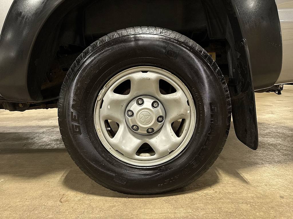 Thumbnail: 2015 Toyota Tacoma - 7