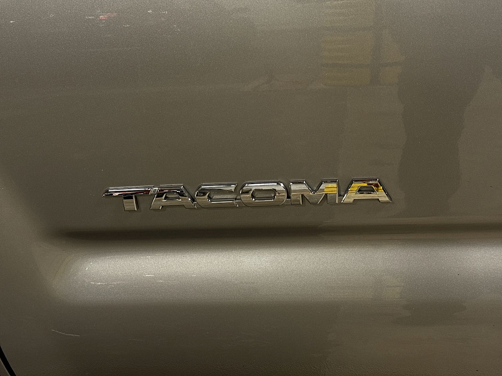 Thumbnail: 2015 Toyota Tacoma - 6