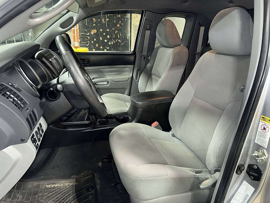 Thumbnail: 2015 Toyota Tacoma - 10