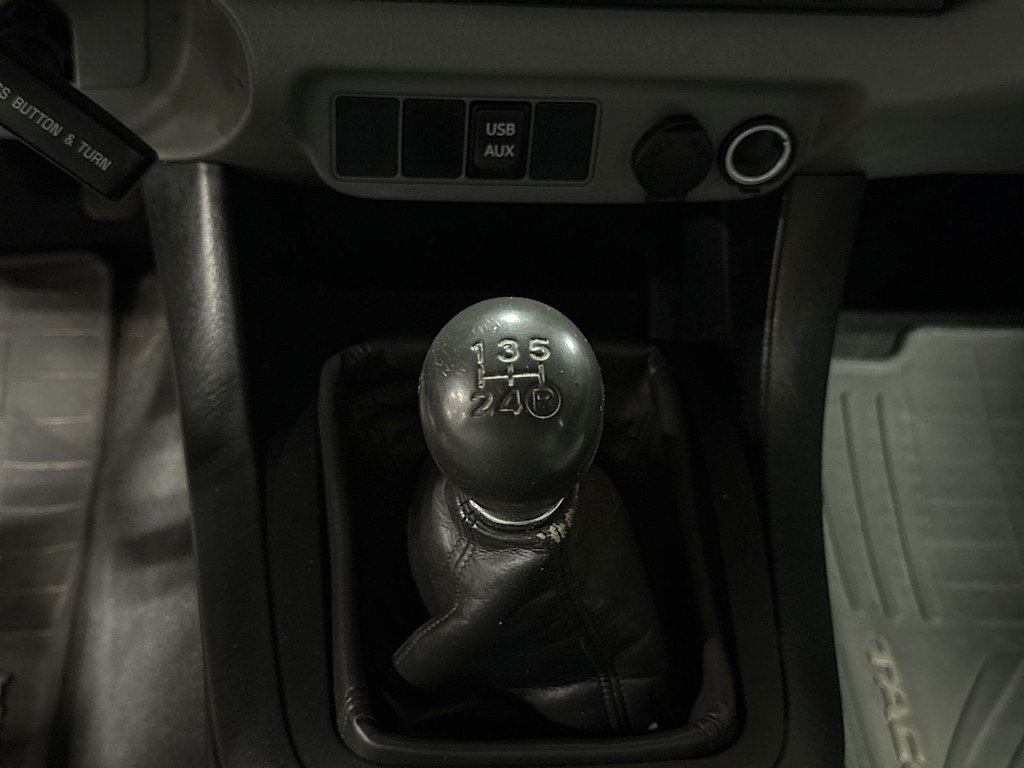 Thumbnail: 2015 Toyota Tacoma - 14