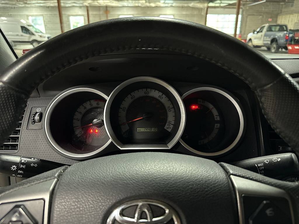 Thumbnail: 2015 Toyota Tacoma - 15