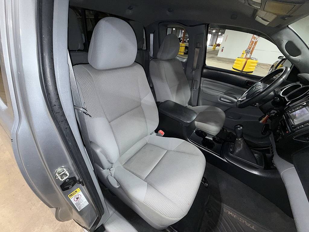 Thumbnail: 2015 Toyota Tacoma - 11