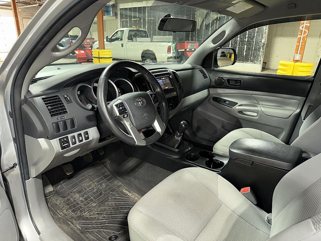 Thumbnail: 2015 Toyota Tacoma - 9