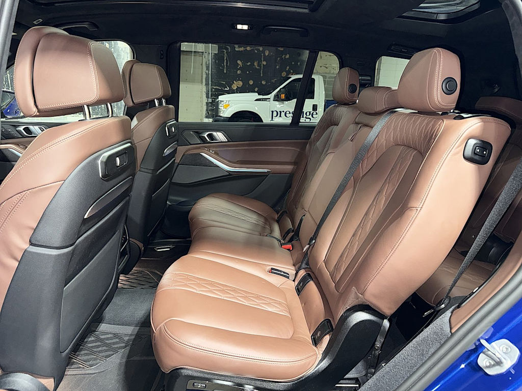 Thumbnail: 2025 BMW X7 - 10