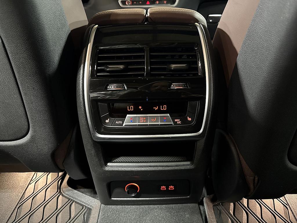 Thumbnail: 2025 BMW X7 - 30