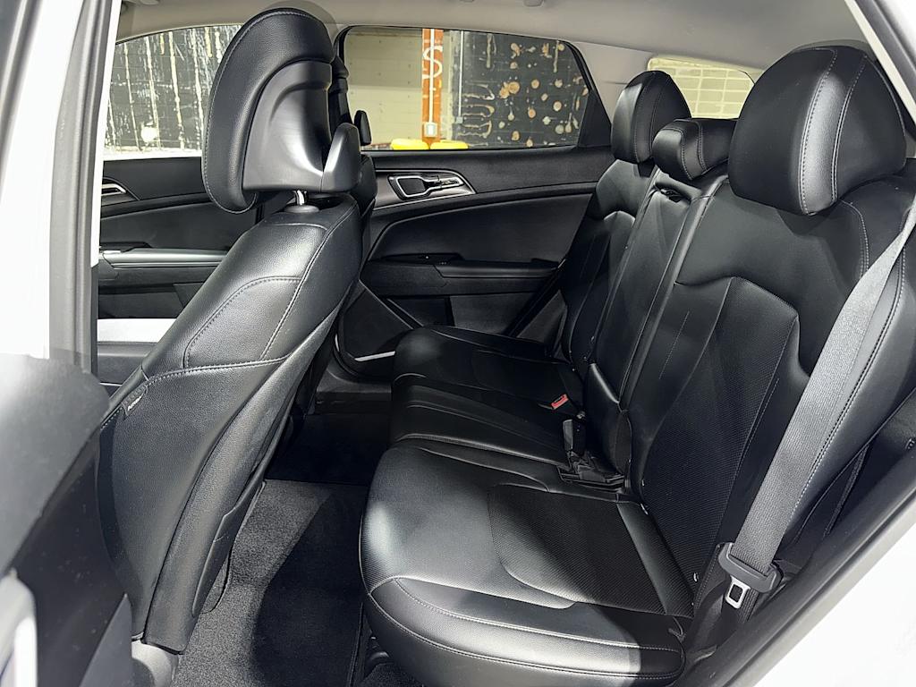 Thumbnail: 2023 Kia Sportage - 12