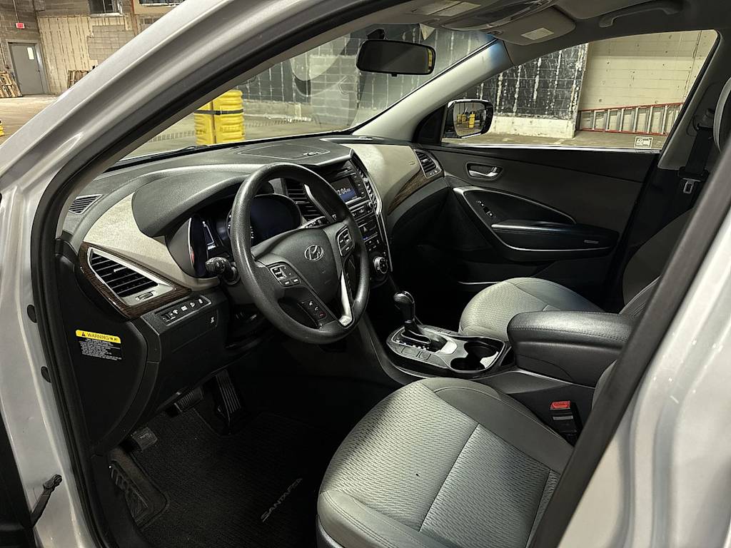 Thumbnail: 2017 Hyundai Santa Fe - 9