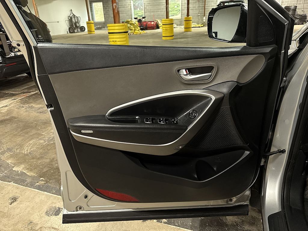 Thumbnail: 2016 Hyundai Santa Fe - 31