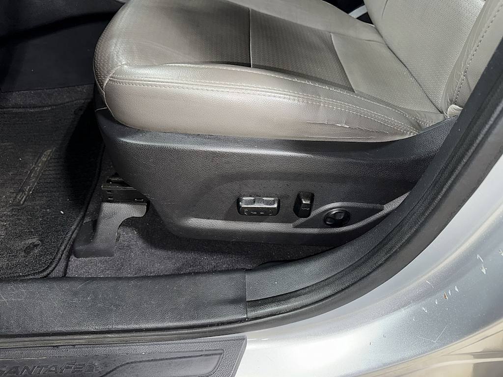 Thumbnail: 2016 Hyundai Santa Fe - 26