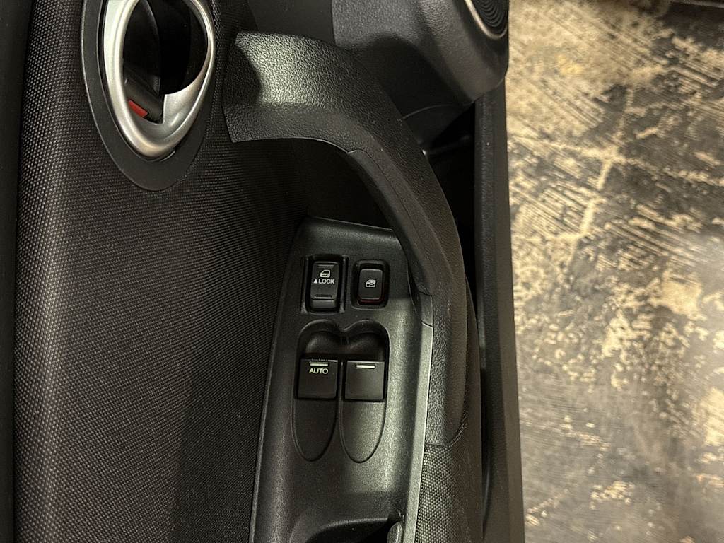 Thumbnail: 2014 Honda CR-Z - 26