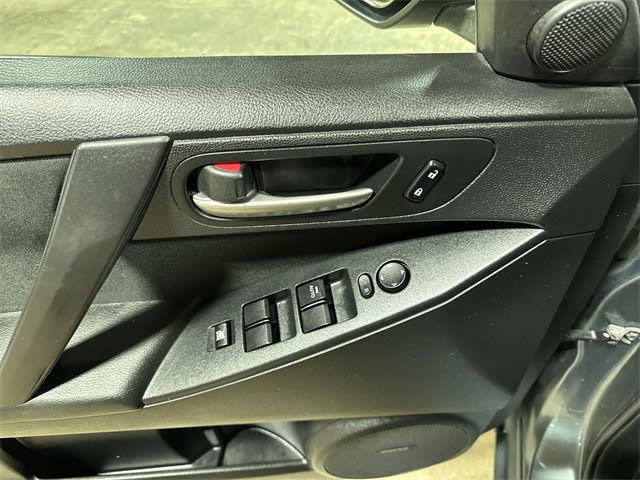 2013 Mazda Mazda3 i Touring 26