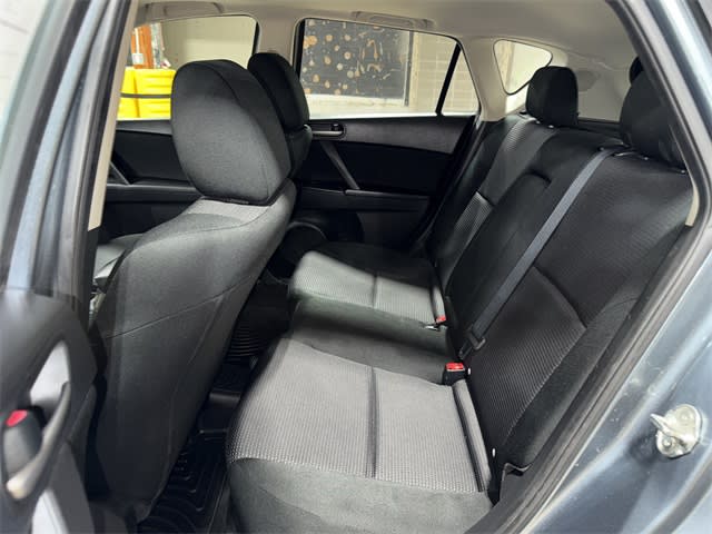 2013 Mazda Mazda3 i Touring 11