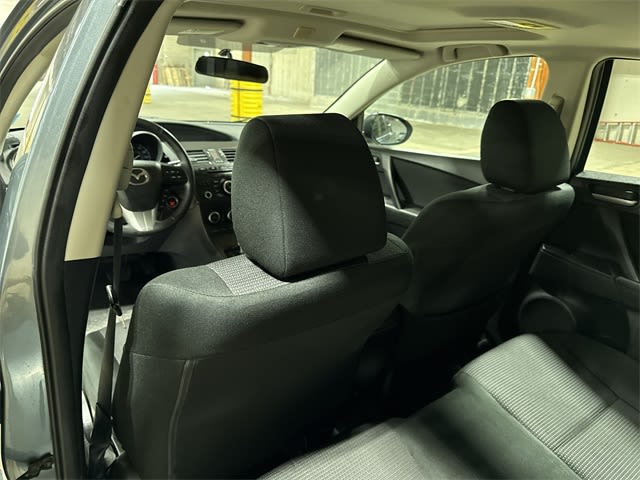 2013 Mazda Mazda3 i Touring 8