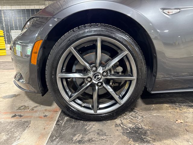 Thumbnail: 2019 Mazda MX-5 Miata - 8