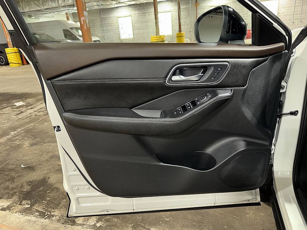 Thumbnail: 2021 Nissan Rogue - 31