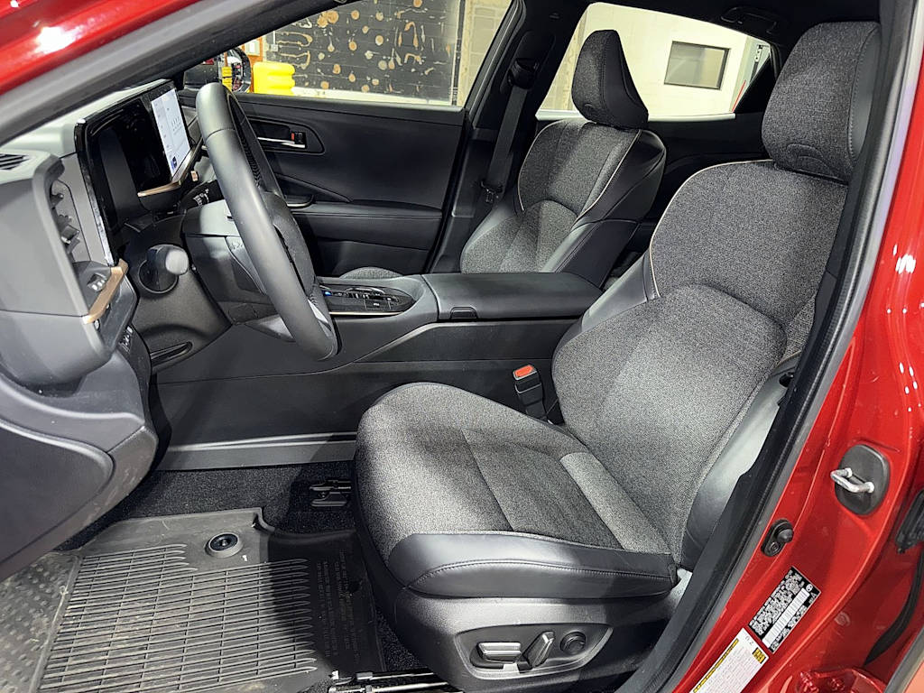 Thumbnail: 2023 Toyota Crown - 9