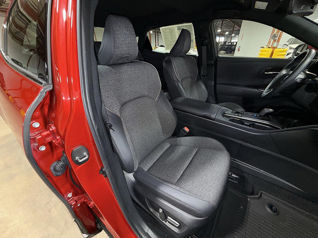 Thumbnail: 2023 Toyota Crown - 10