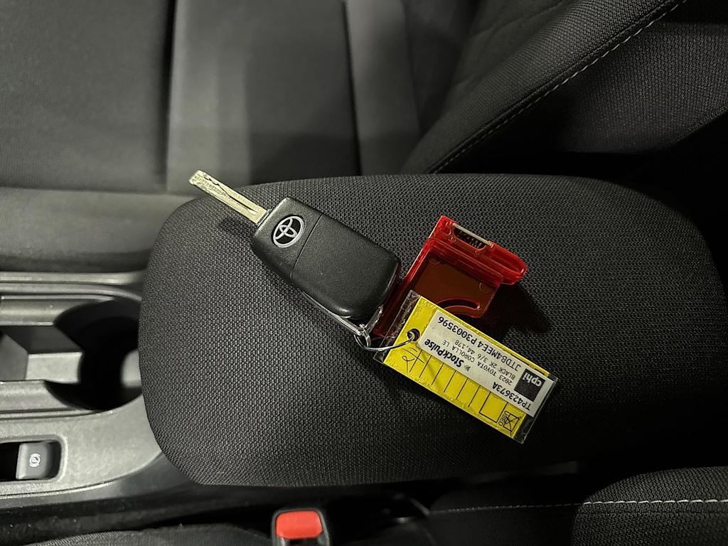 Thumbnail: 2023 Toyota Corolla - 16