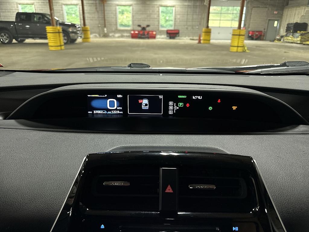 Thumbnail: 2018 Toyota Prius Prime - 30