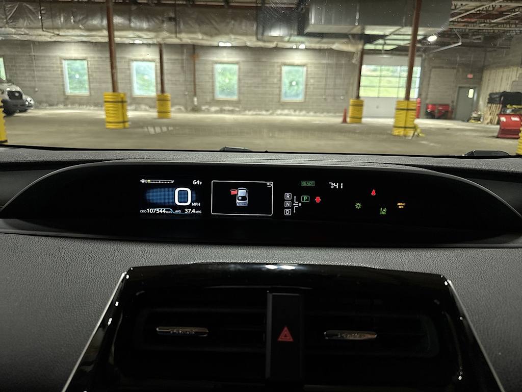 Thumbnail: 2016 Toyota Prius - 31