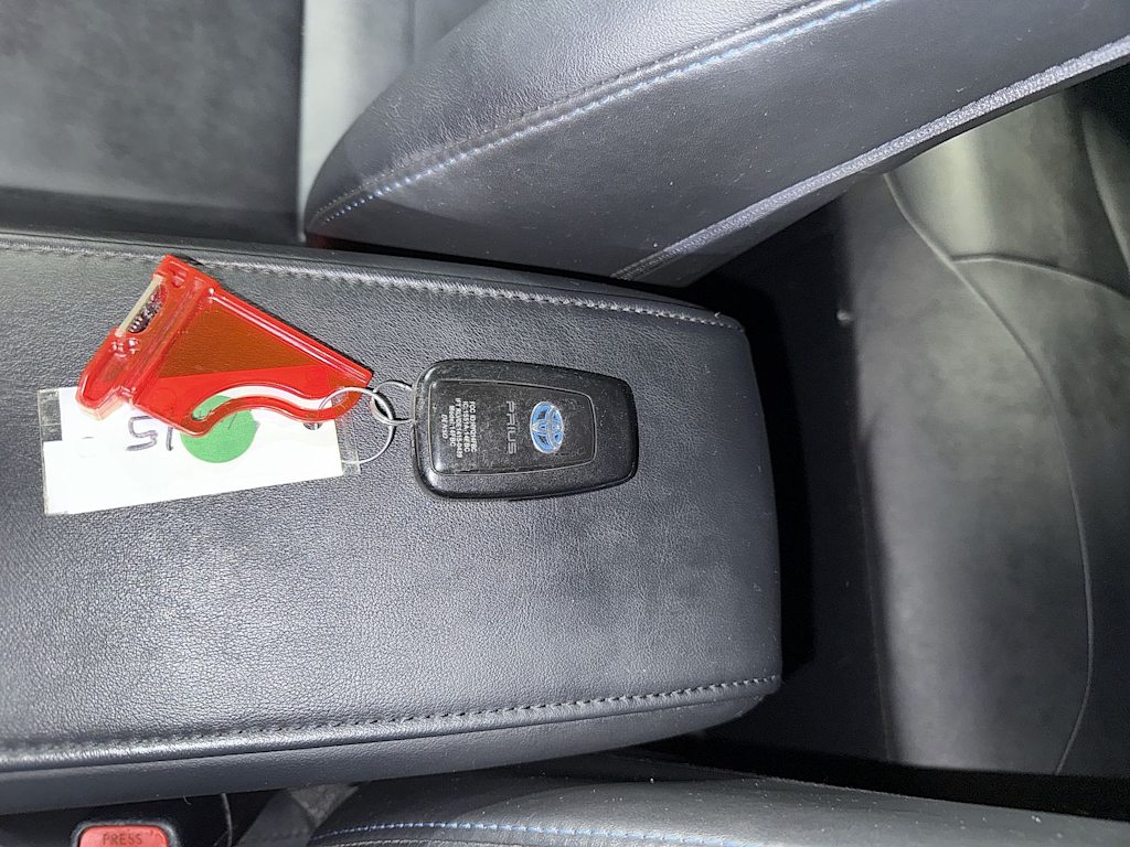 Thumbnail: 2016 Toyota Prius - 13