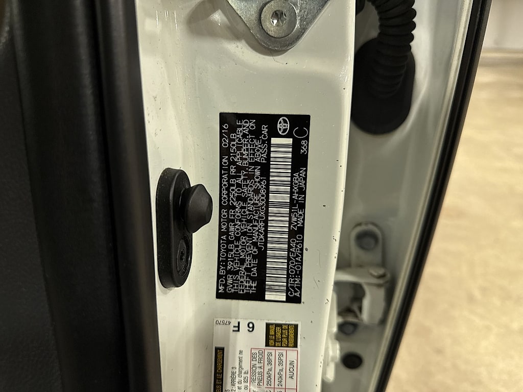 Thumbnail: 2016 Toyota Prius - 23