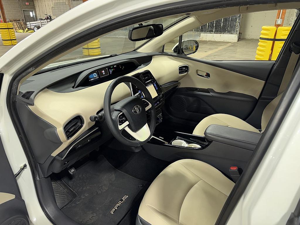 Thumbnail: 2016 Toyota Prius - 8