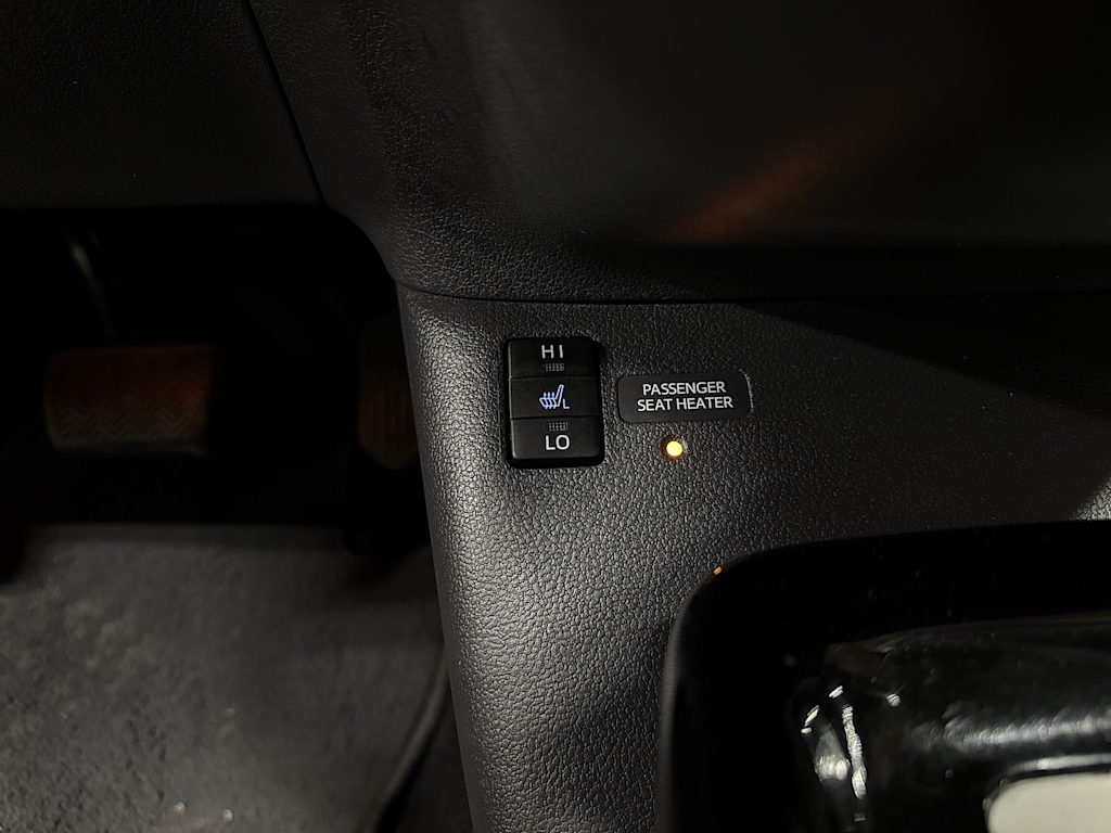 Thumbnail: 2016 Toyota Prius - 34