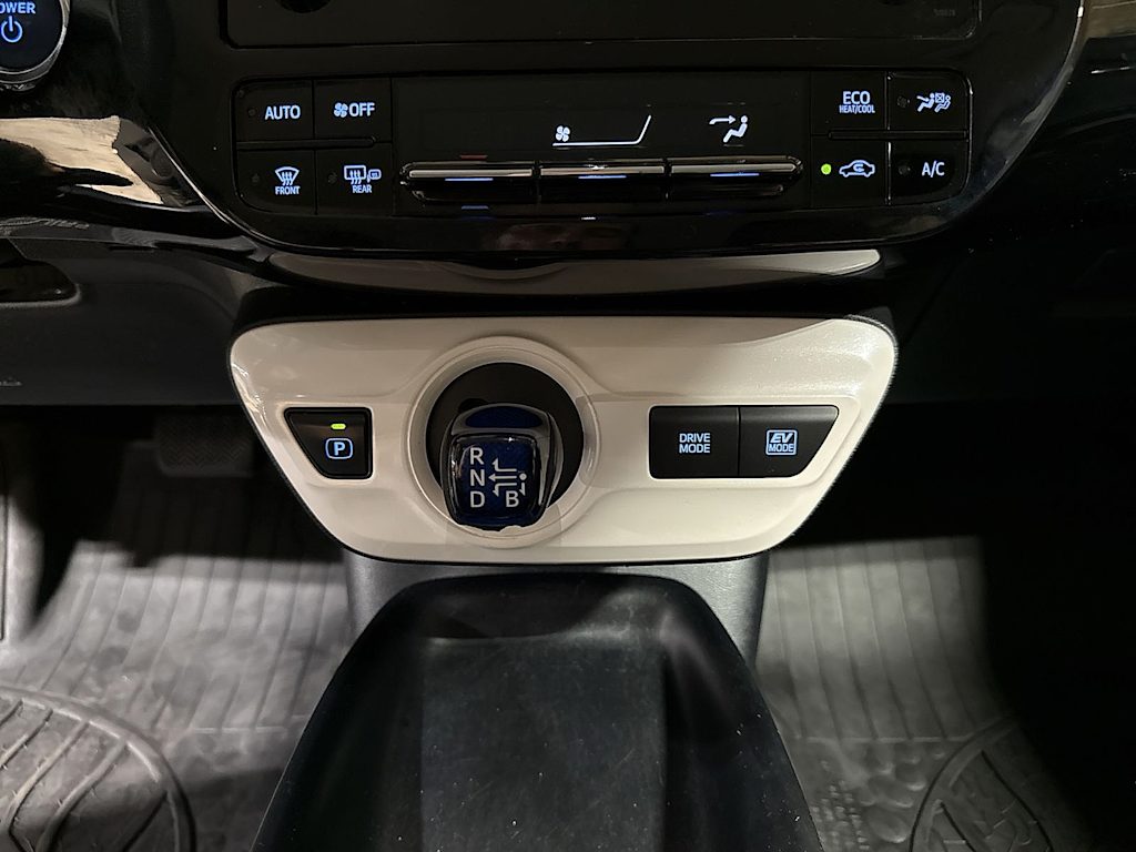 Thumbnail: 2018 Toyota Prius - 26