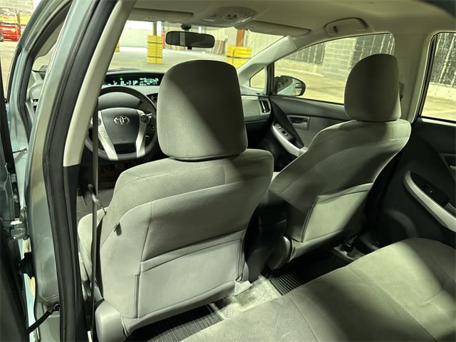 2012 Toyota Prius Plug-in 29