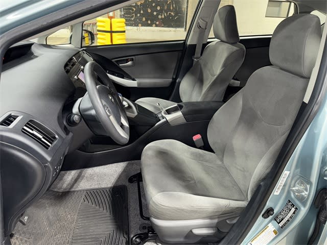 2012 Toyota Prius Plug-in 10