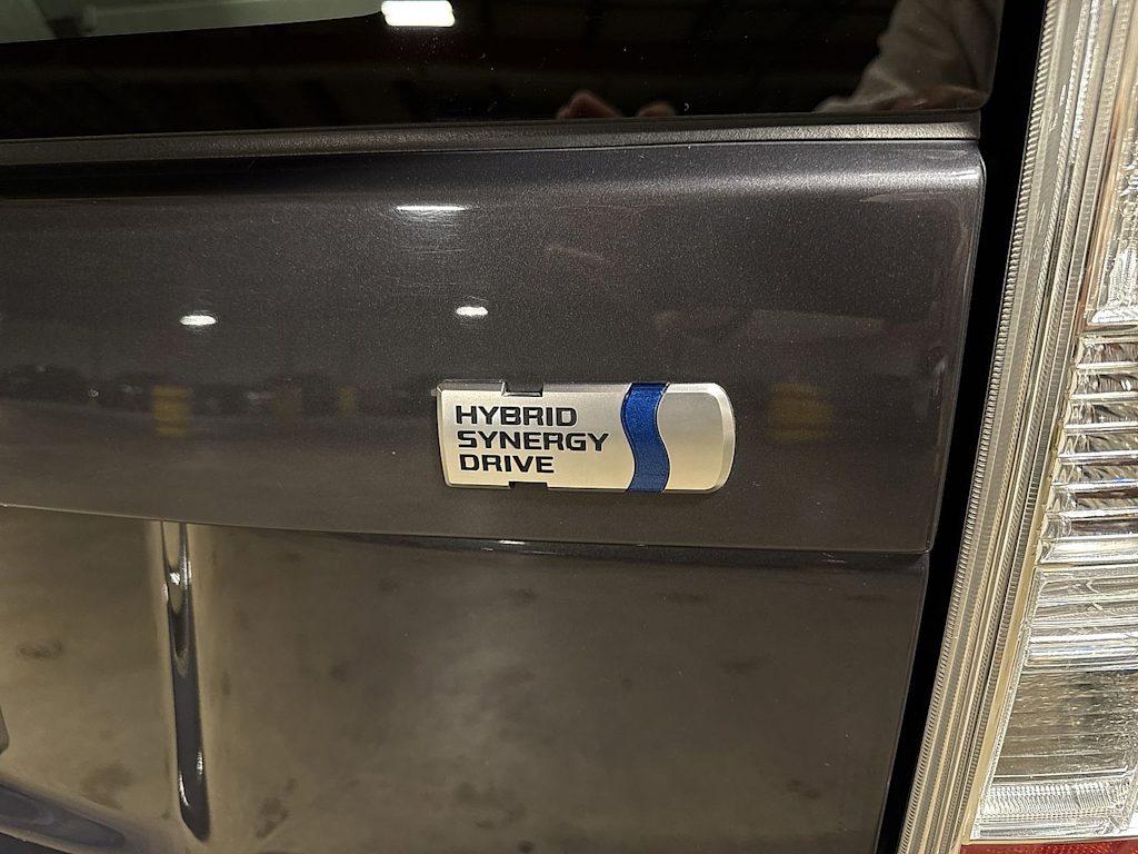 Thumbnail: 2011 Toyota Prius - 26