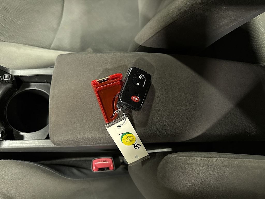 Thumbnail: 2011 Toyota Prius - 14