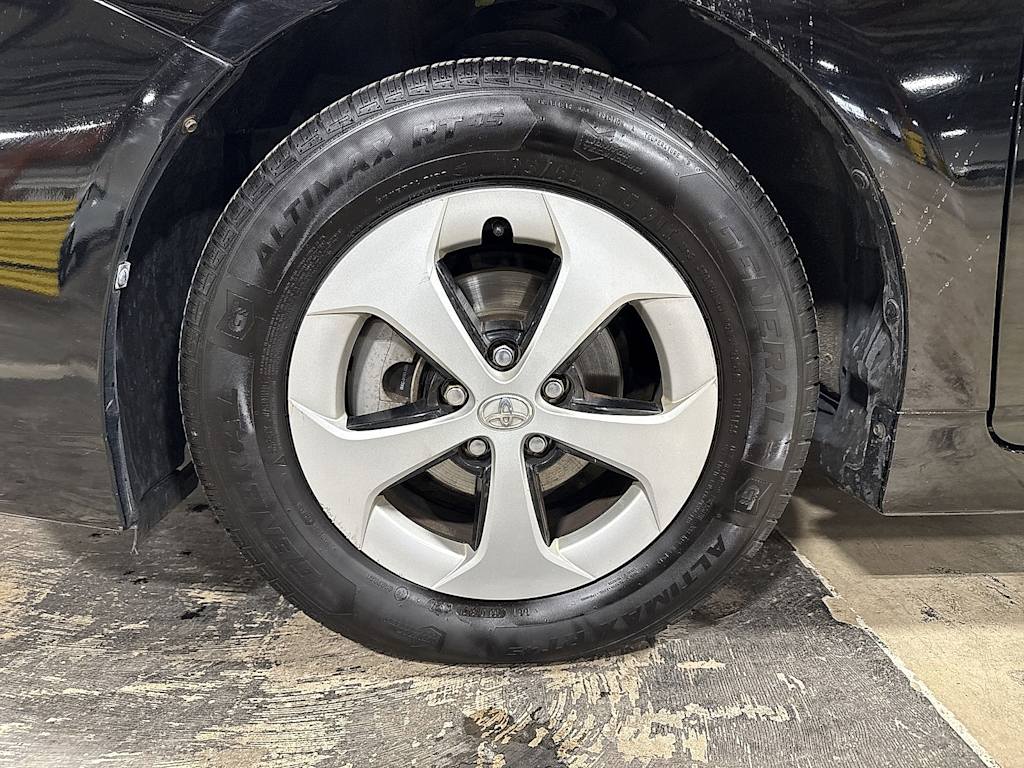 Thumbnail: 2012 Toyota Prius - 7