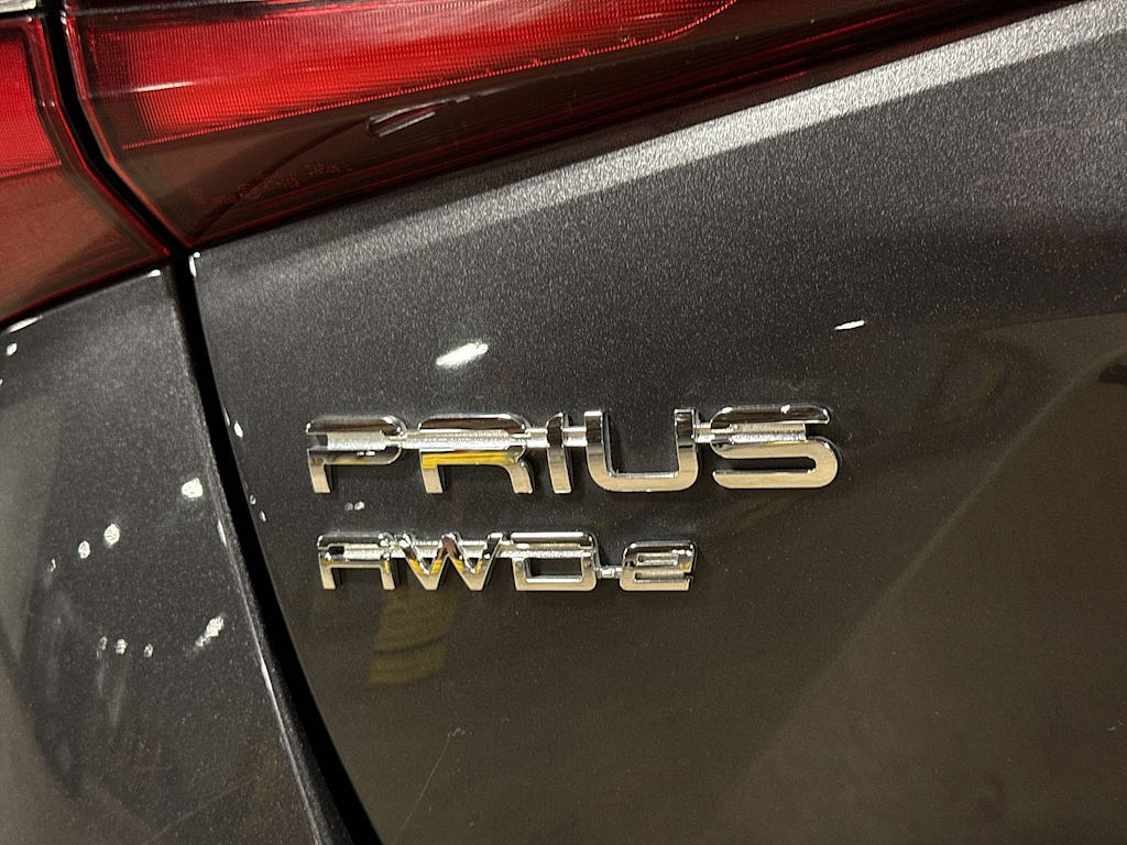 Thumbnail: 2022 Toyota Prius - 6