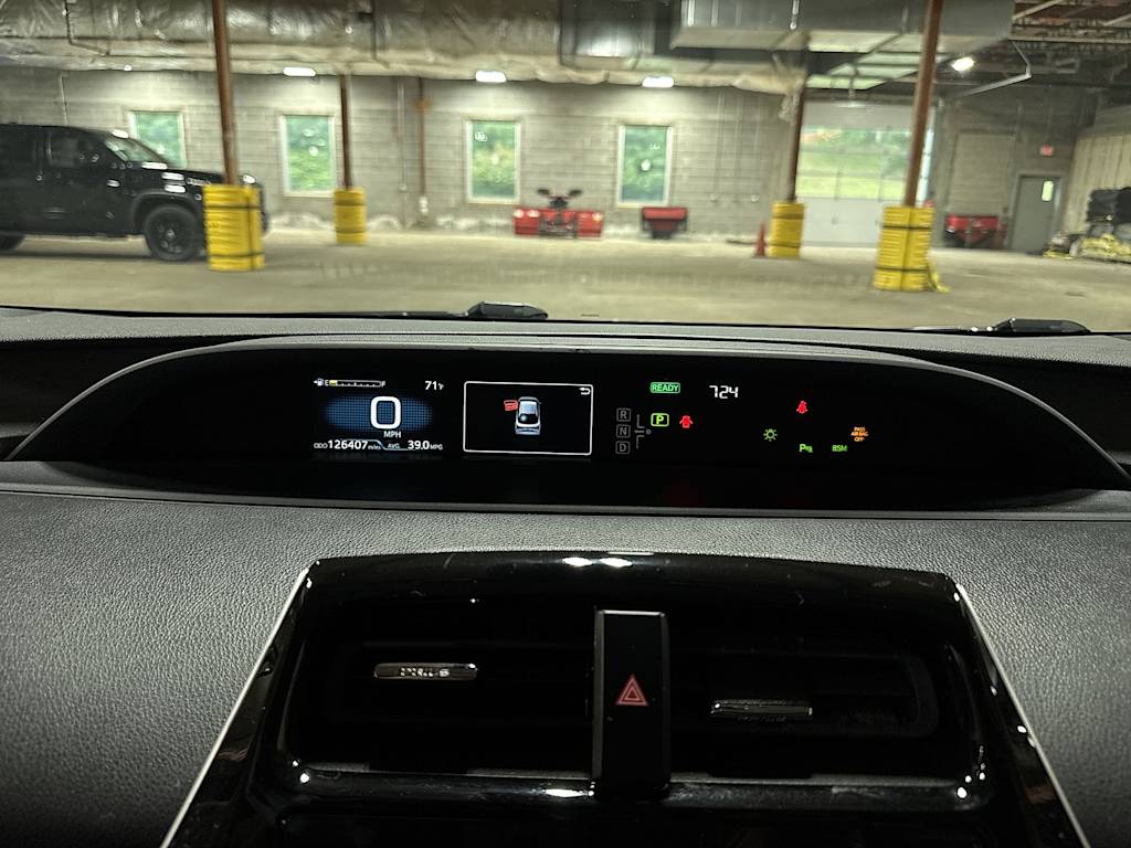 Thumbnail: 2022 Toyota Prius - 30