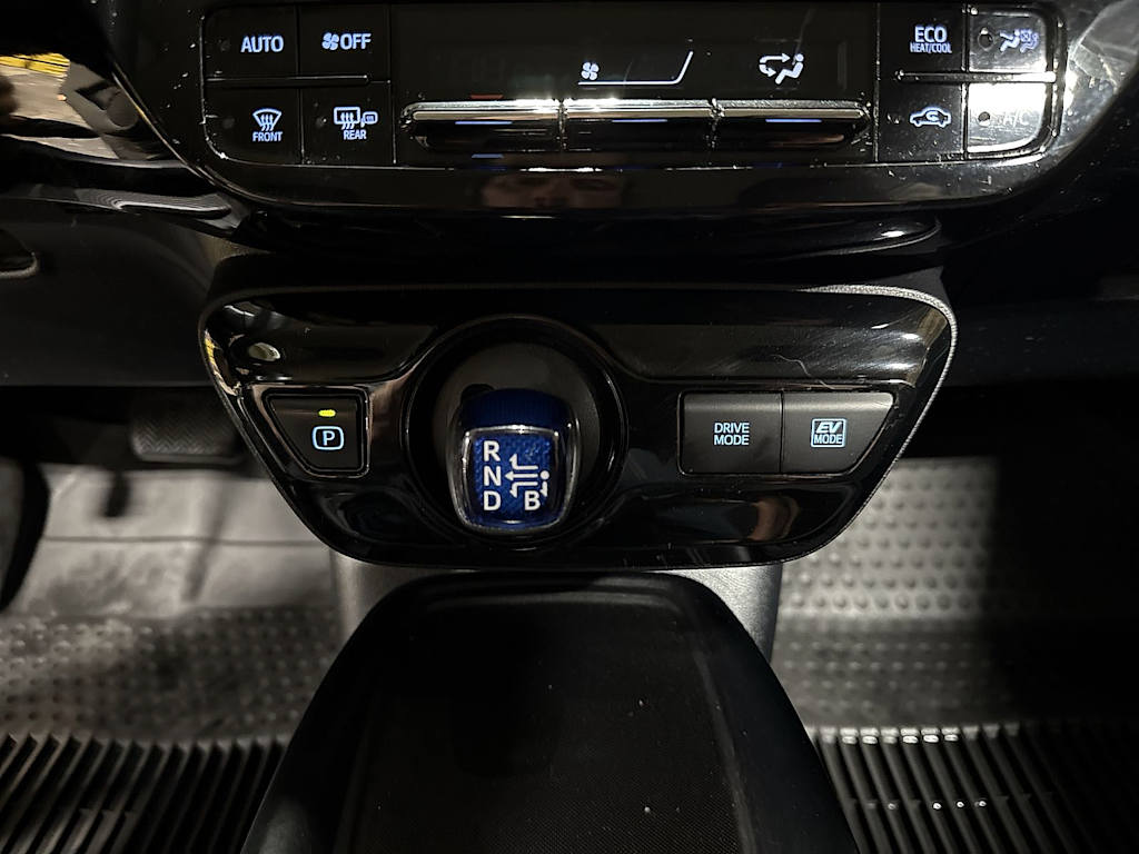 Thumbnail: 2022 Toyota Prius - 25