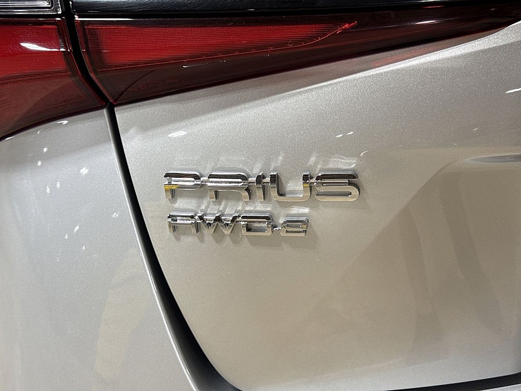 Thumbnail: 2022 Toyota Prius - 6