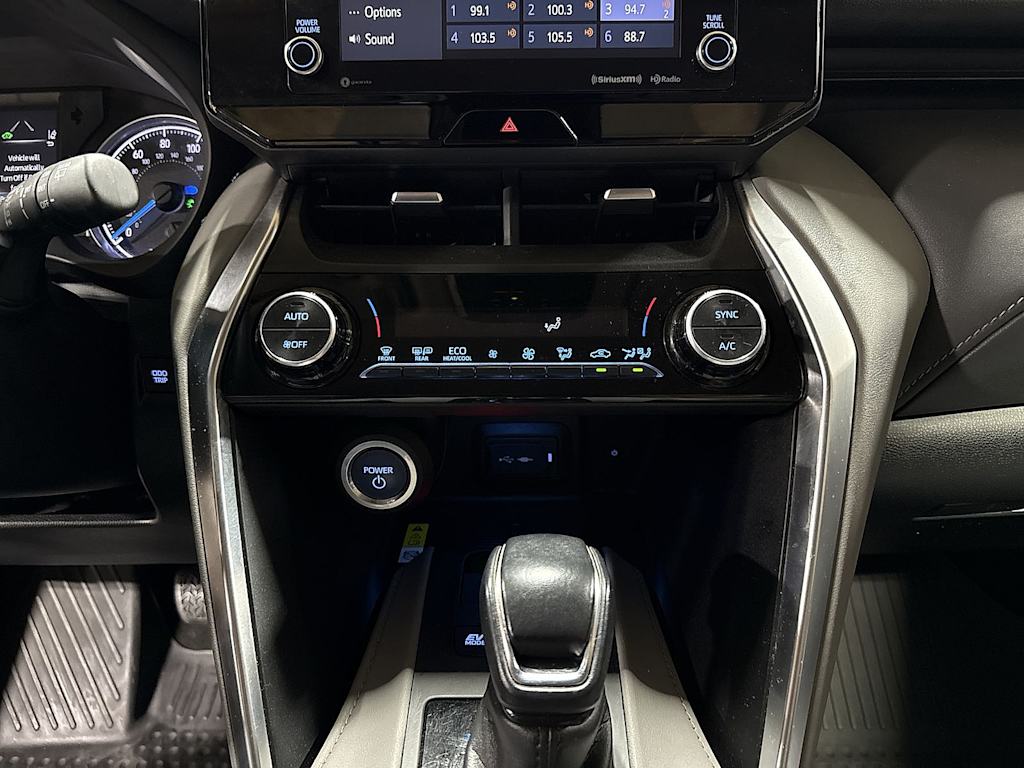 Thumbnail: 2021 Toyota Venza - 23
